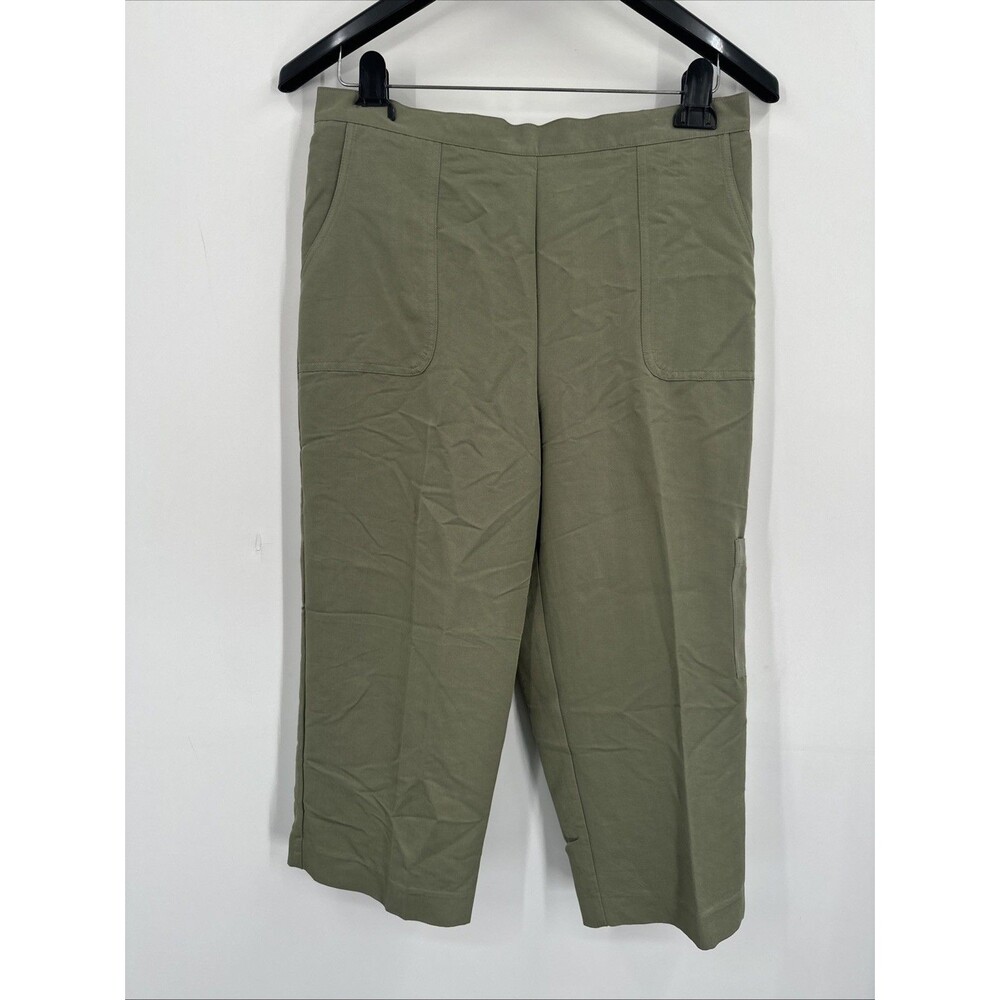 Alfred Dunner Capri Pants Size 12 Women's Olive Green Casual Pull On Comfort NEW
